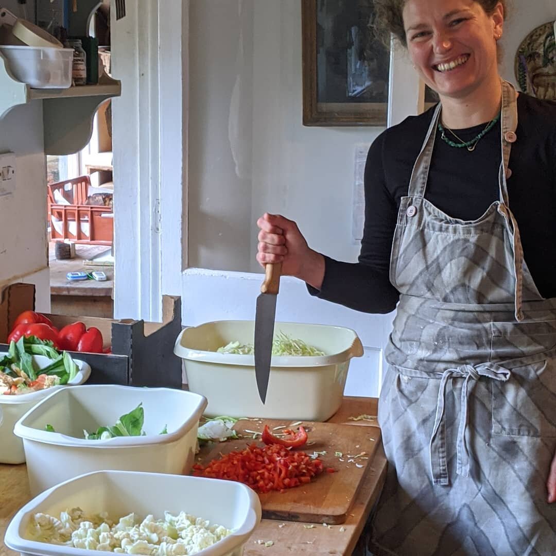Me and Marlies @wholesomeplaces in the bakery making fermented Piccalilli for @thelostkitchendevon. We spent the morning chopping and  catching up (we hand chop) agreeing that kraut making requires pleasant company for the best results. Can you taste the difference?  We think so! #companions #chopchop #piccalilli #sonmat #fermented #riverfordorganic #organic #fermentedfoods #lactofermented #somerset